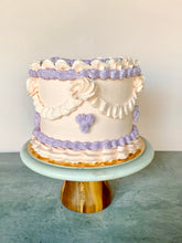 Load image into Gallery viewer, Lambeth Vintage Cake