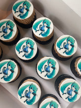 Load image into Gallery viewer, Custom Edible Image Cupcakes
