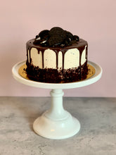 Load image into Gallery viewer, Oreo Cake
